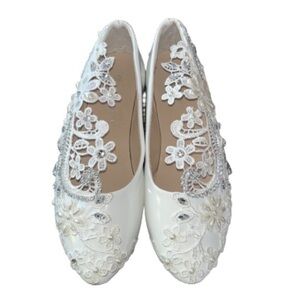White patent lace pearl/rhinestone bridal flats NWOB size 40